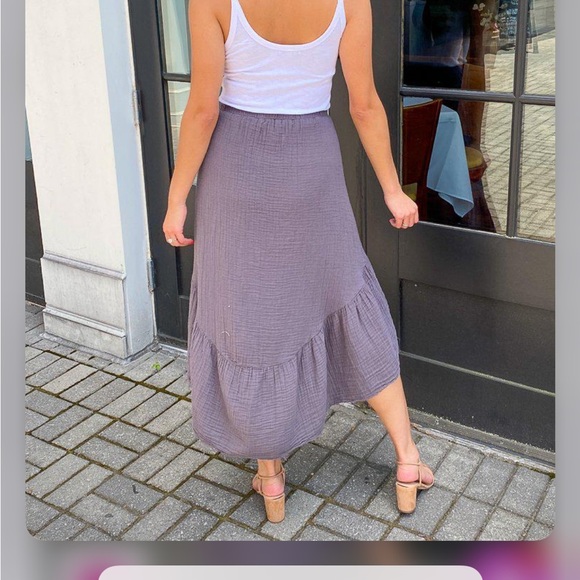 NWOT! Super Cute! Stark X Cotton Gauze Tulip Hem Midi Skirt - Picture 3 of 4